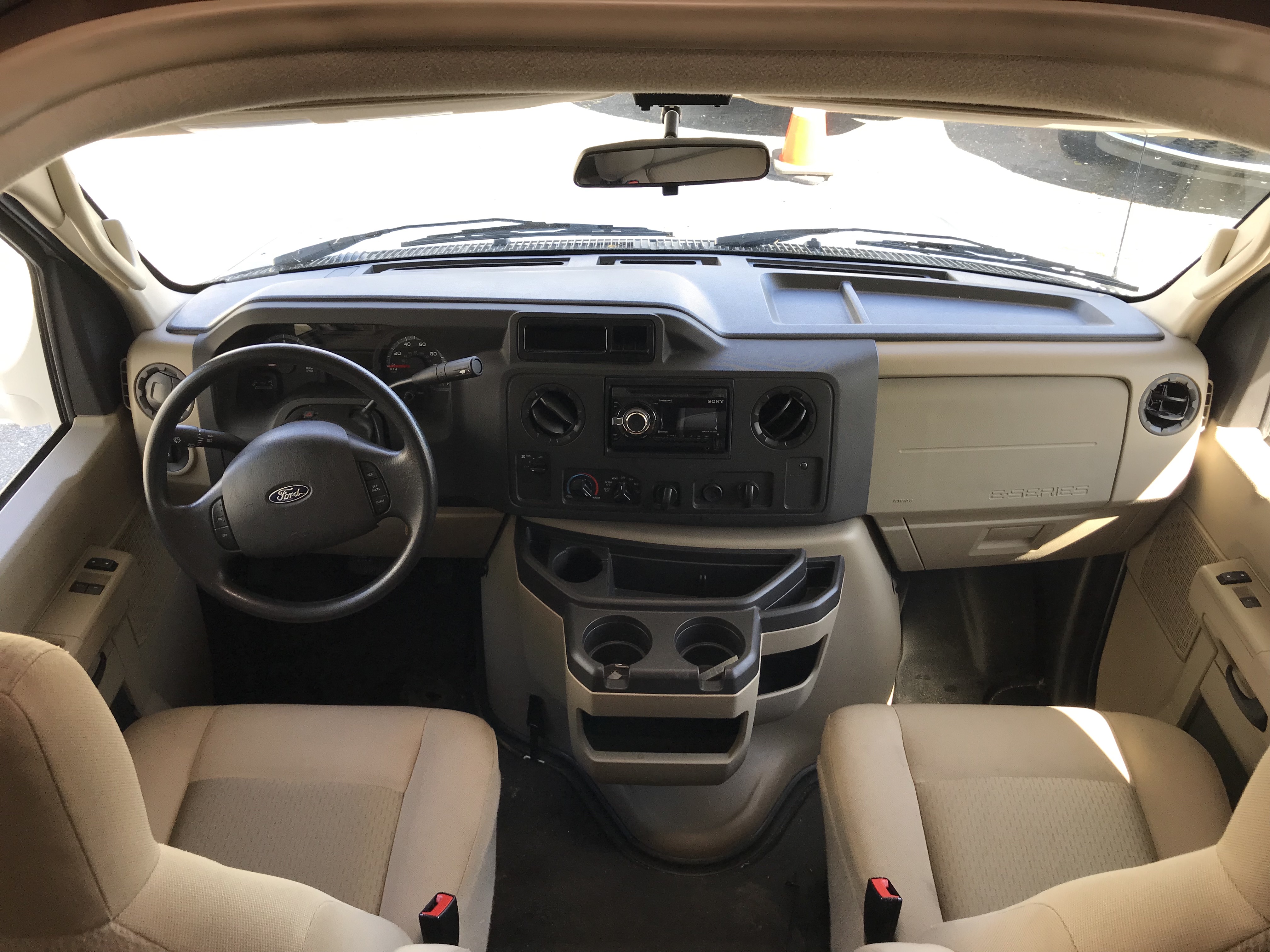2019 Thor Motor Coach Fourwinds 30D interior car