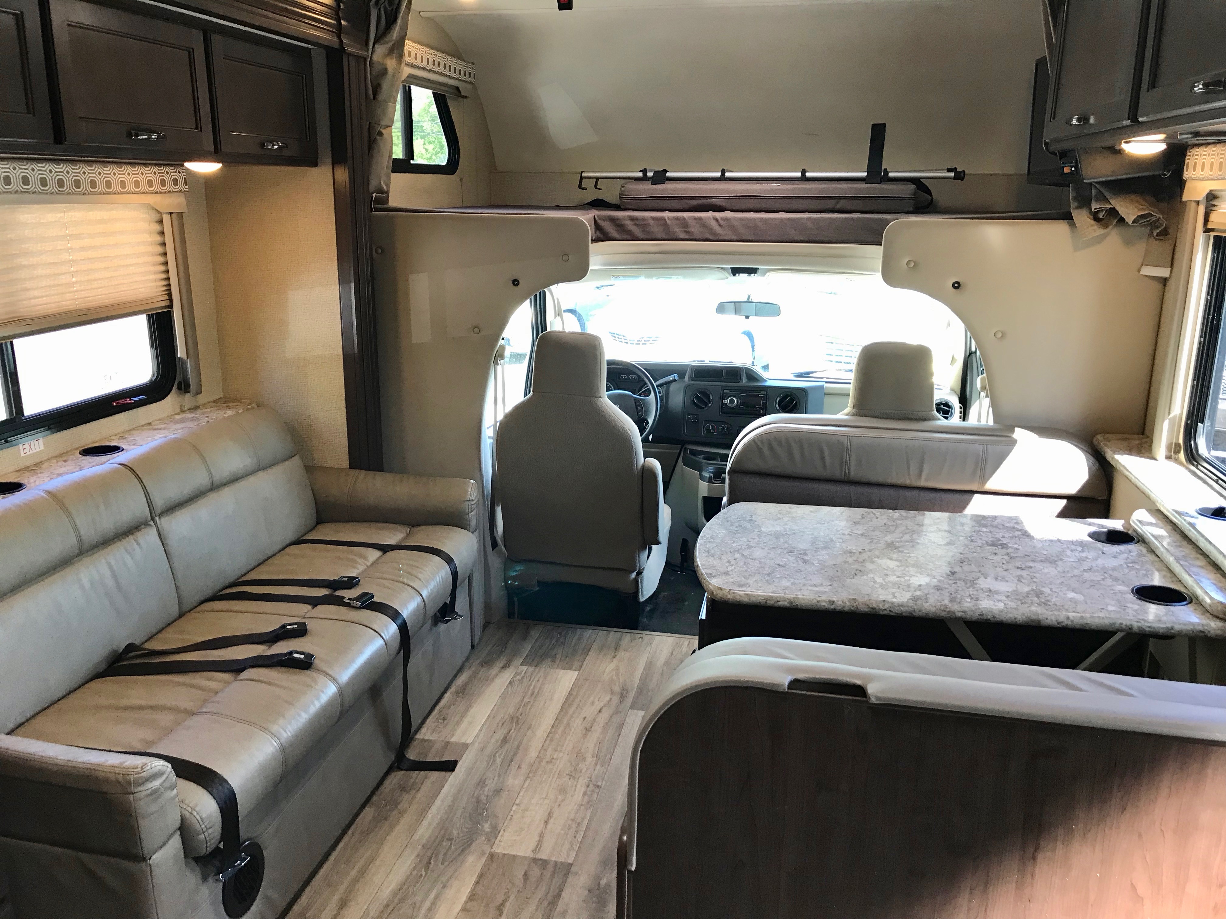 2019 Thor Motor Coach Fourwinds 30D interior